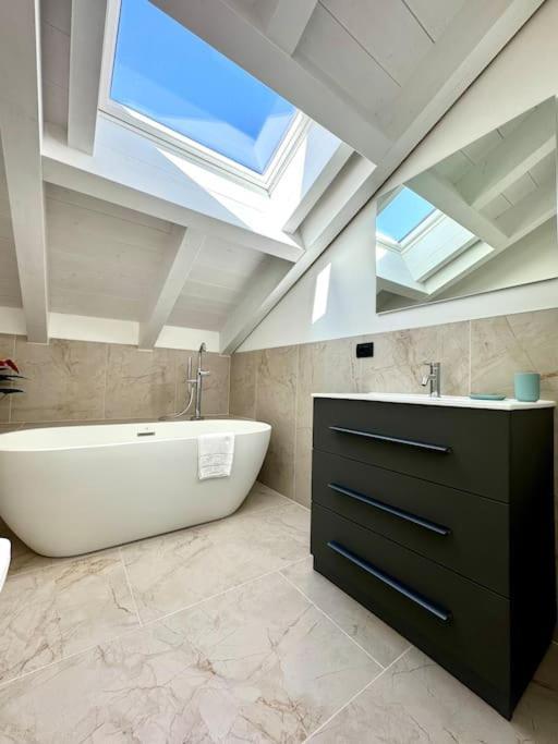 Apt. Aries - Penthouse Menaggio Extérieur photo